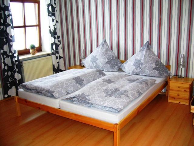 Gaestehaus Am Sonnenhang Apartment Erbendorf ภายนอก รูปภาพ