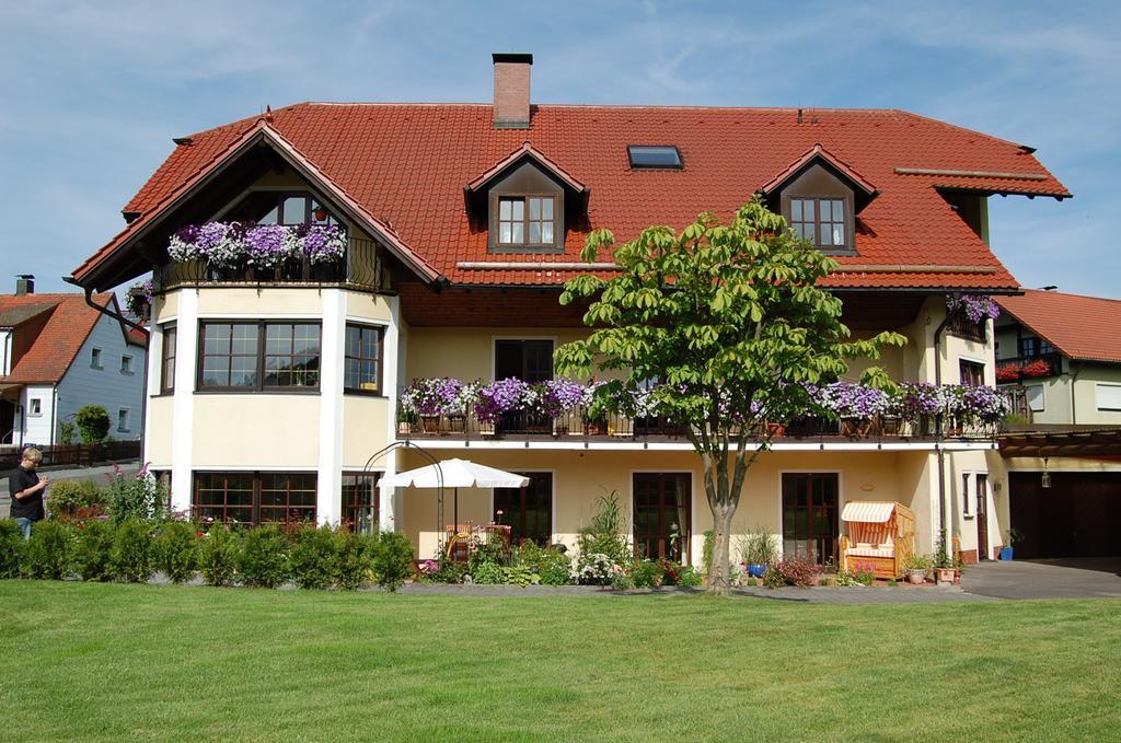 Gaestehaus Am Sonnenhang Erbendorf ภายนอก รูปภาพ